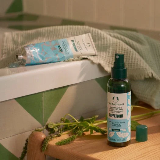 Peppermint Reviving Pumice Foot Scrub - Image 5