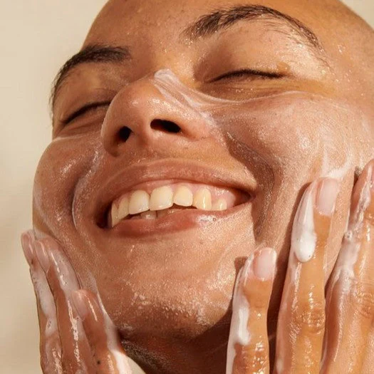 Vitamin E Gentle Facial Wash - Image 3